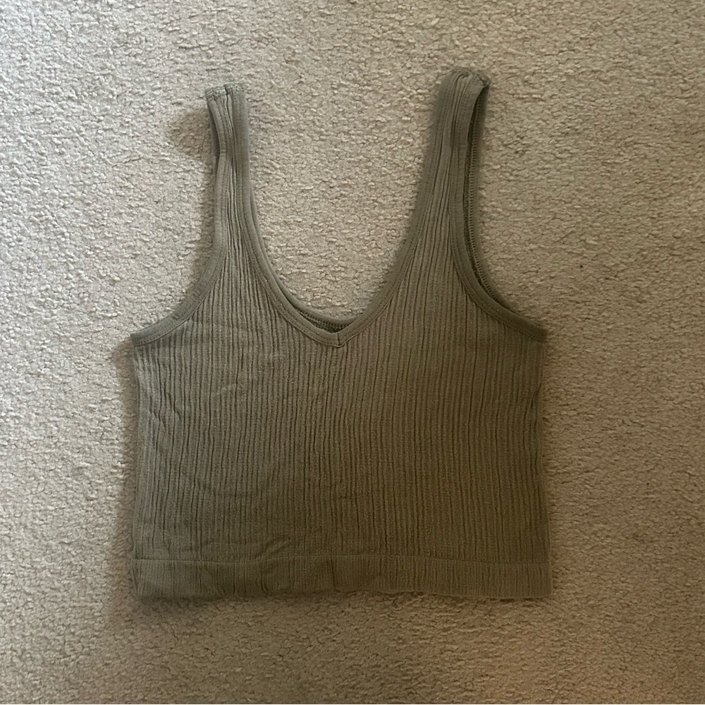 Urban Outfitters Out From Under Drew Seamless Ribbed Cropped Tank Top
